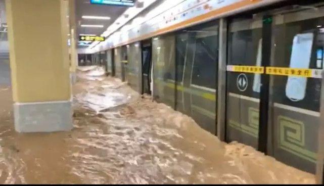 开云体育郑州地铁遭暴雨倒灌地铁不设防水工