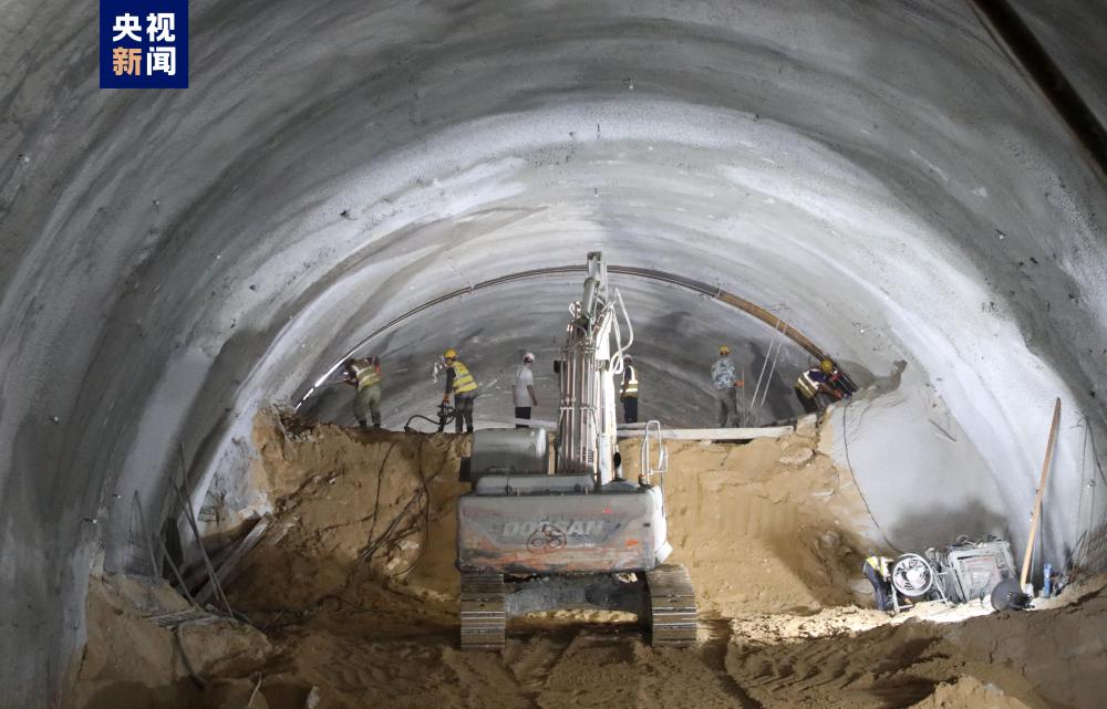 开云体育集通铁路电气化改造隧道工程全部贯